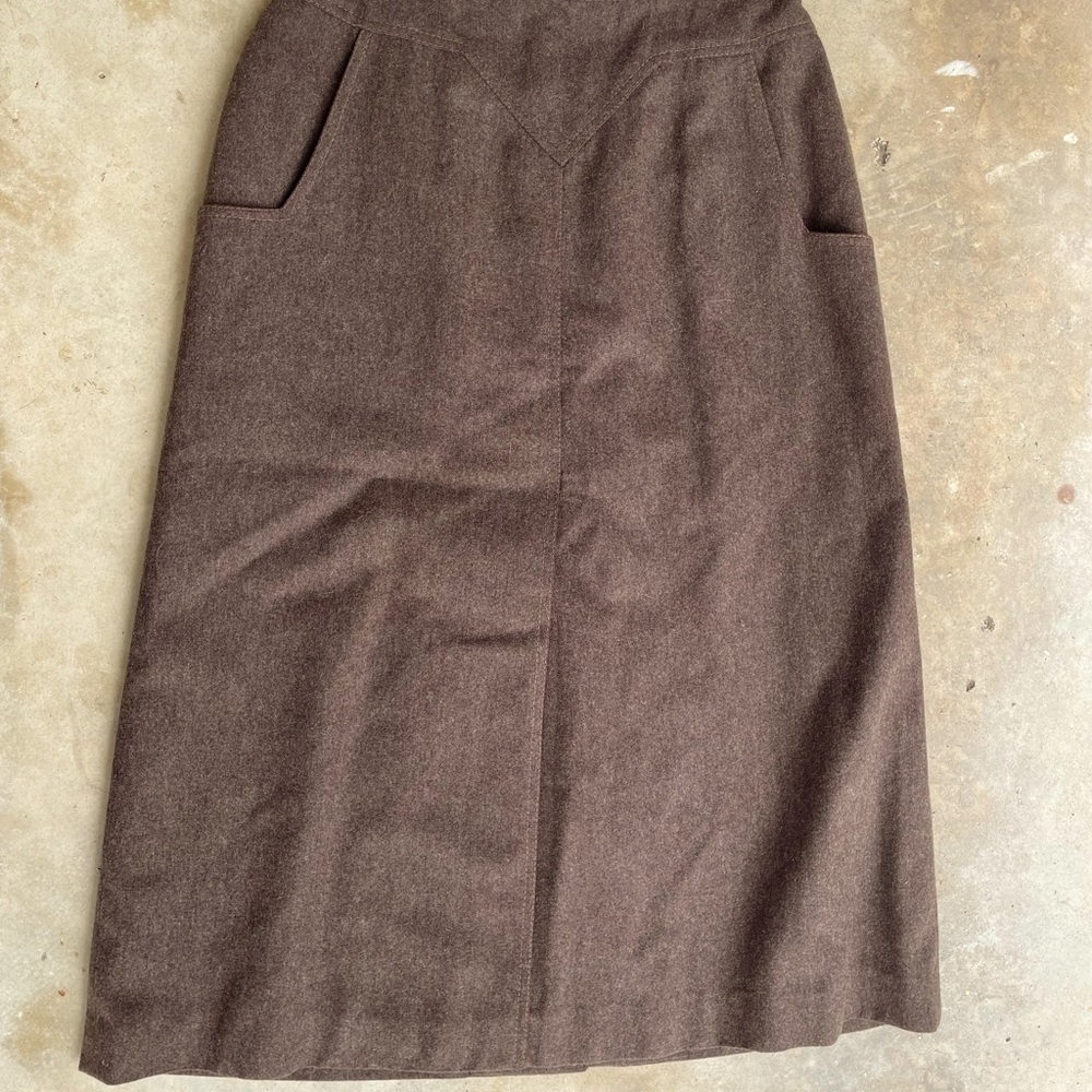Wool blend a-line skirt w/pockets and slit hem, 10